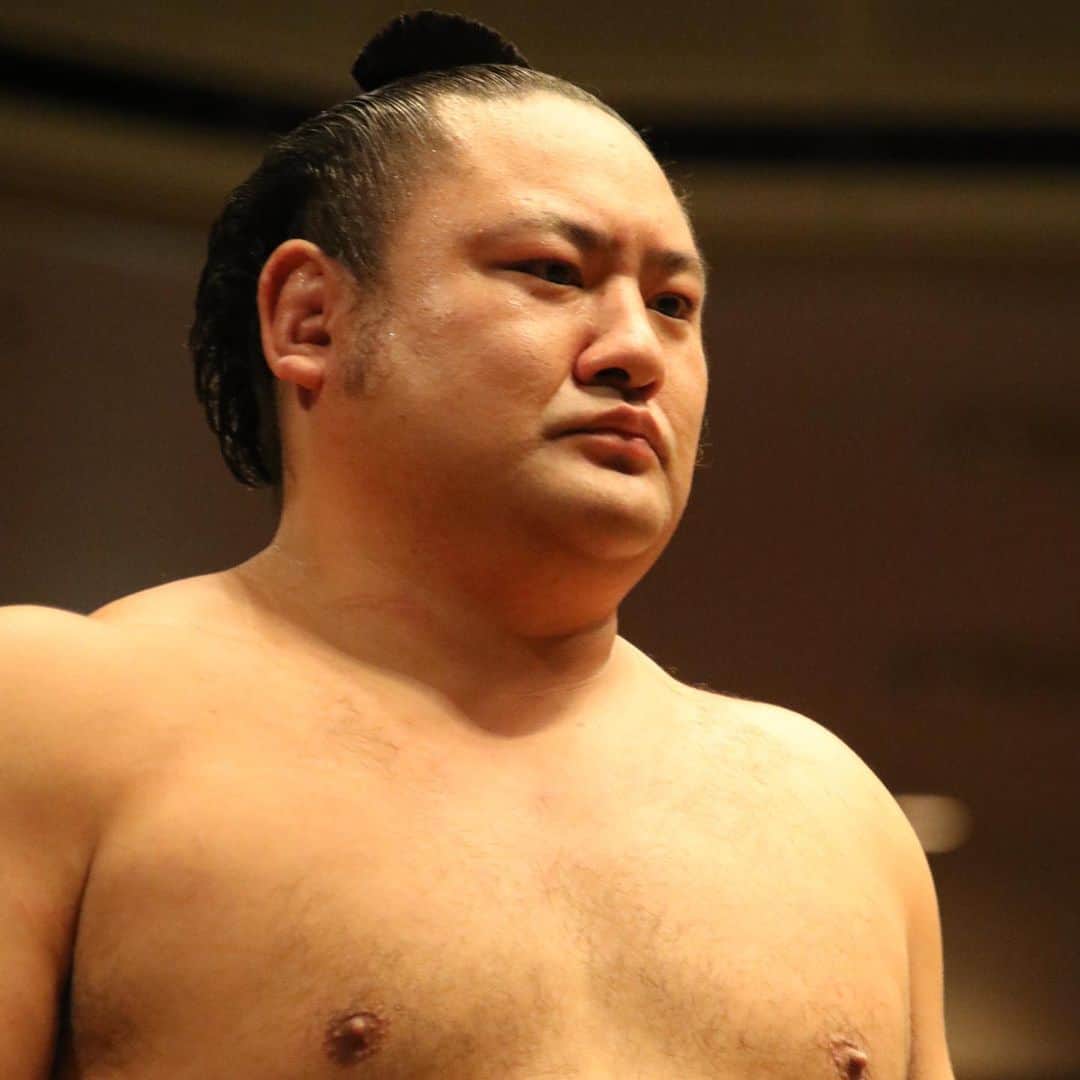 日本相撲協会さんのインスタグラム写真 - (日本相撲協会Instagram)「幕内土俵入り。  #sumo #相撲 #大相撲 #7月場所 #七月場所 #両国国技館 #国技館 #白鵬 #碧山 #貴景勝 #隠岐の海 #朝乃山 #照ノ富士 #御嶽海 #琴奨菊 #魁聖 #大栄翔 #琴恵光 #阿炎」7月29日 18時34分 - sumokyokai