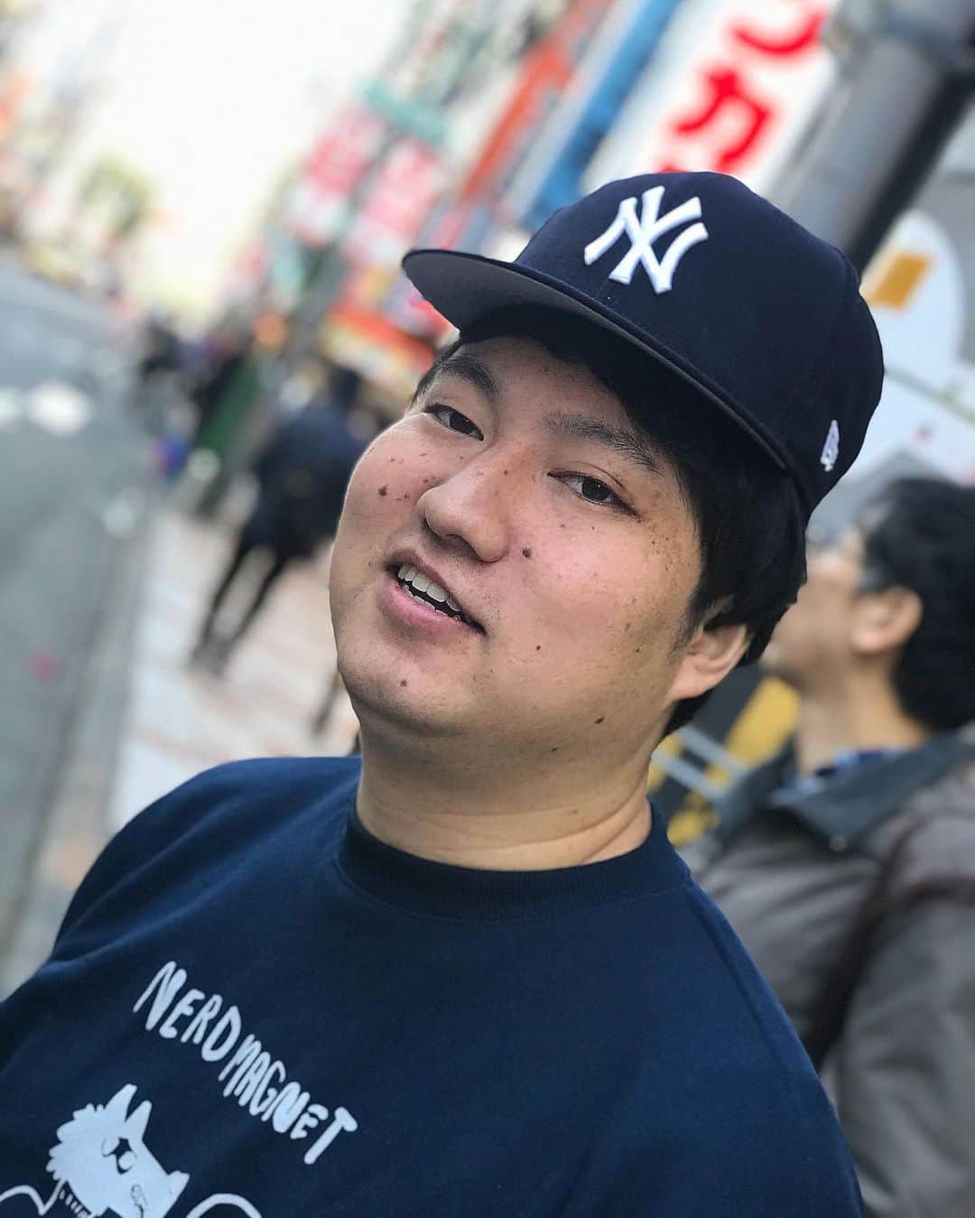 高見雄登のインスタグラム：「昨日思ったことは「おもろい人どんだけおるねん勘弁してくれ」でした。 #ネコちゃん軍団#VS#カジュアルゴリラ軍団」