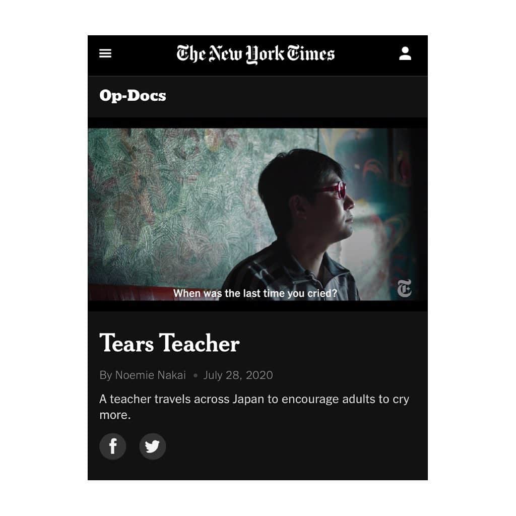 中井ノエミのインスタグラム：「My doc is streaming on the New York Times. Go check it out!! It’s only 10min AND I KNOW you're getting sick of Netflix/puzzles/your fridge. Crying is the new sexy. 💧🤓💧🤓💧  . Massive thanks to the fab team at @nytopinion and @hotdocs_ for making this happen🧡💛💙 . Link in bio. . #opdocs #newyorktimes #newyorktimesopinion #tearsteacher #japan #shortdocumentary #documentary #femalefilmmaker #crying #vulnerability #noemienakai」