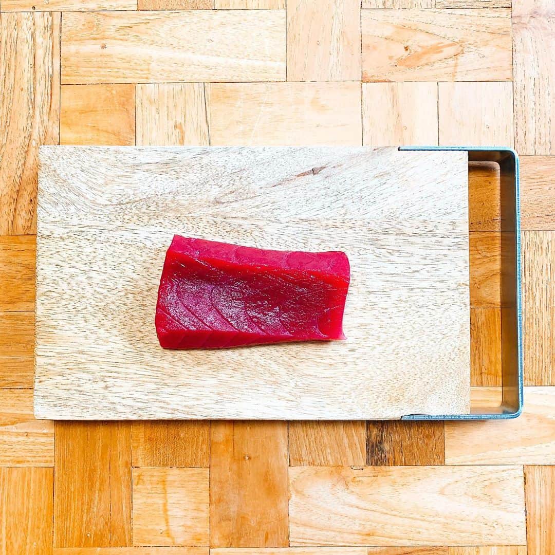 リサ のインスタグラム：「いつかの鮪。 #大間  #food #foodpic #foodphoto #foodie #foodlover #instafood #foodism #foodaddict #foodies #foodoftheday #onthetable #りちゃこ食堂」