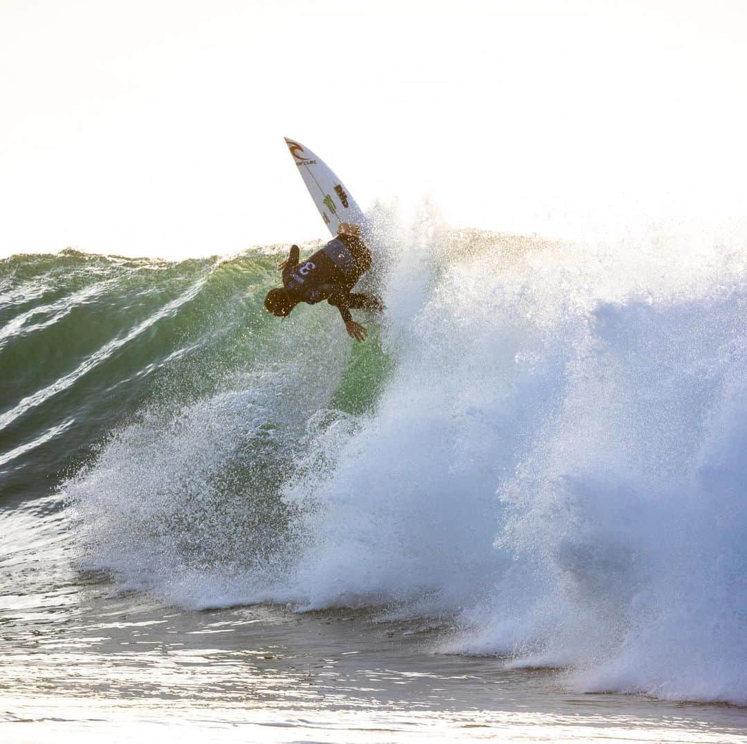 オーウェン・ライトさんのインスタグラム写真 - (オーウェン・ライトInstagram)「Missed out in going to South Africa this year! Can’t wait to go back... always have the best time there!  @wsl 📷 @badboyryry_」7月29日 18時47分 - owright