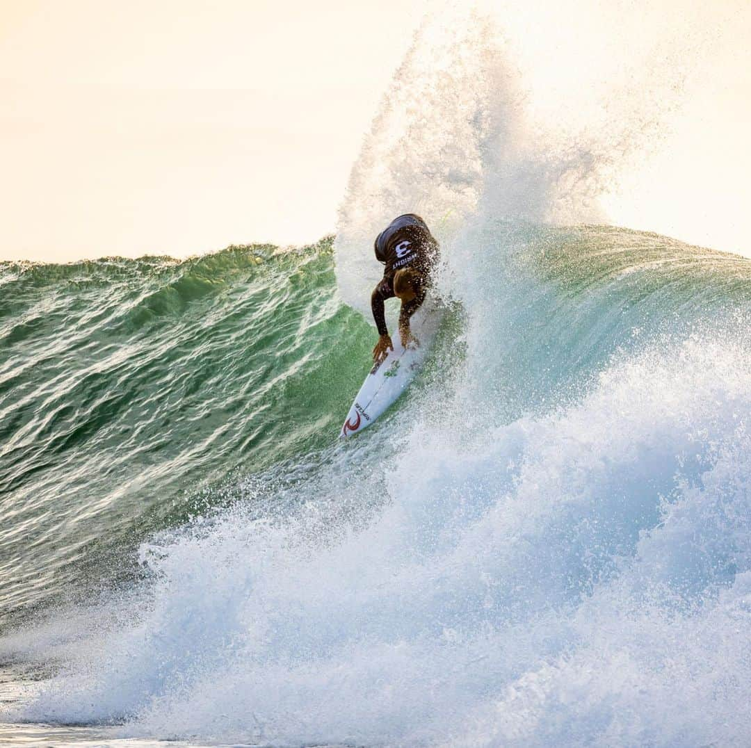 オーウェン・ライトさんのインスタグラム写真 - (オーウェン・ライトInstagram)「Missed out in going to South Africa this year! Can’t wait to go back... always have the best time there!  @wsl 📷 @badboyryry_」7月29日 18時47分 - owright