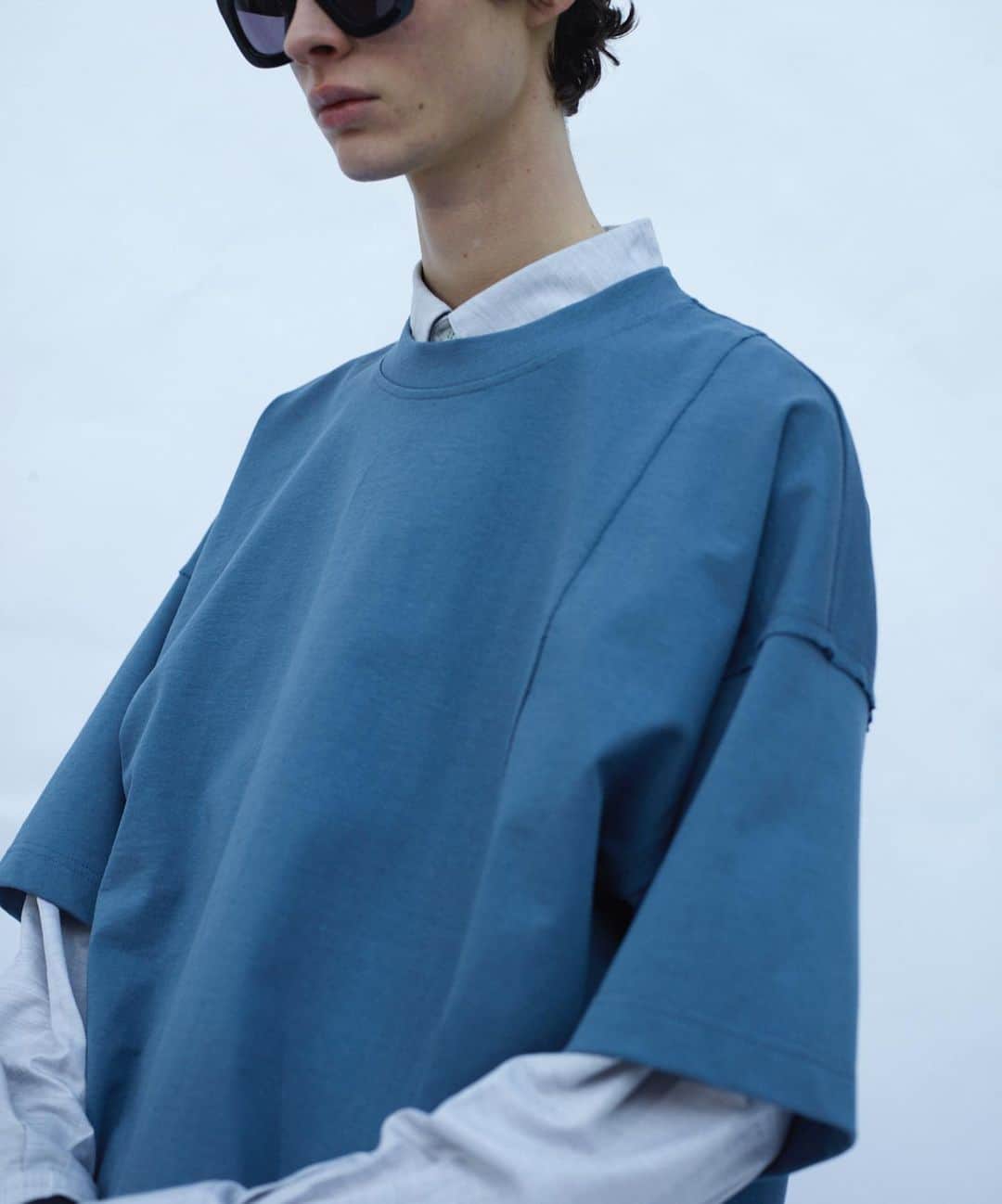 ウィザードのインスタグラム：「2020 FALL WINTER COLLECTION “Metropolis Noise Laboratories"  SPLIT T-SHIRTS  Delivery Start.  https://wizzard.stores.jp/  #wizzard_fac #wizzard #fashion #tokyofashion #streetfashion #fashionphoto #designersbrand #domesticbrand #mensfashion #2020AW」