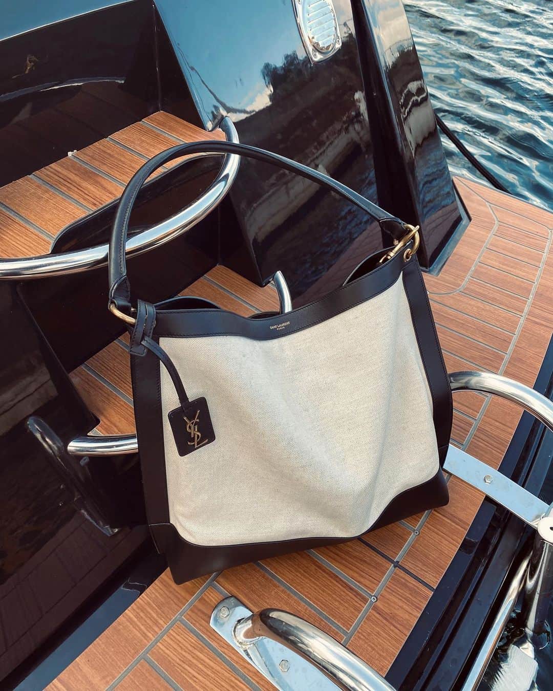 ペニーレ・タイスベックのインスタグラム：「Annonce Boat Day🚤」