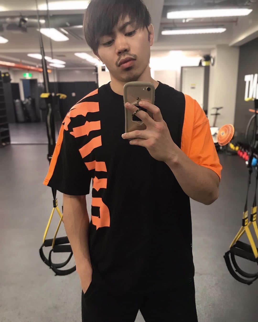 不可思のインスタグラム：「@diviner_official のTシャツ 色が夏っぽい☀️ #DIVINER」