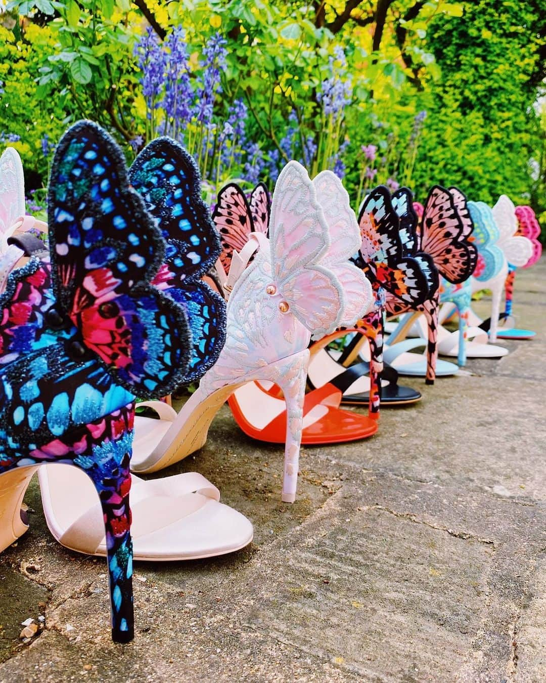 SOPHIA WEBSTERさんのインスタグラム写真 - (SOPHIA WEBSTERInstagram)「For me, the butterfly represents the journey. From inspiration to transformation, head to my stories to watch my ‘Story of the Butterfly’. 🎥🐛🦋 Sophia x ⁣ ⁣ #SWStoryofThe🦋 #SophiaWebster #SophiaWebsterWings #StoryofTheButterfly⁣ ⁣」7月29日 19時34分 - sophiawebster