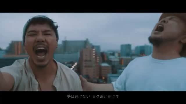 HIPPYのインスタグラム：「［dear DREAMER］MV解禁  この世の中に生きるあなたへの手紙  無理と言われること 失ったこともたくさんある中で  いつか「あんな日もあったよね」って 笑いあえる日がくると信じて  今日も日々積み重ねて 日々追いかけて  不可能という土に花を咲かせよう  この曲に出会ってくれてありがとう  7/29（水）21:00〜インスタライブします  #dearDREAMER #不可能に咲く花  #生涯の応援歌をあなたと作りたい」