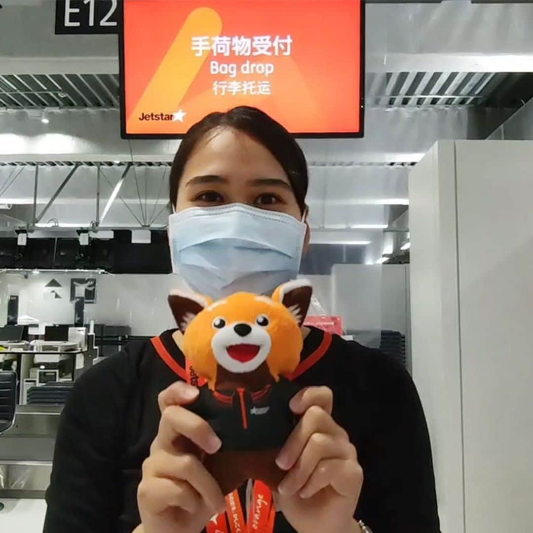 のインスタグラム：「＼#FlyWell★／ ジェットスターの安全への取り組みを、2020年入社の新卒総合職が動画でご紹介します♪ https://bit.ly/200729movie ・ いつでも心から安心・安全な旅を楽しめるように。 わたしたちジェットスターは、マスクの着用やソーシャル・ディスタンスの確保など、 お客様からの声をもとに徹底した安全対策に取り組むとともに、 あなたと大切な人の笑顔をつなぐ翼であり続けます。 ・ 🔽安全対策についてはこちら https://bit.ly/flywell200729ig フライト前には、体調についてのチェック項目をご確認ください。 ・ #jetstar_japan　#jetstar　 #LCC #ジェットスター」