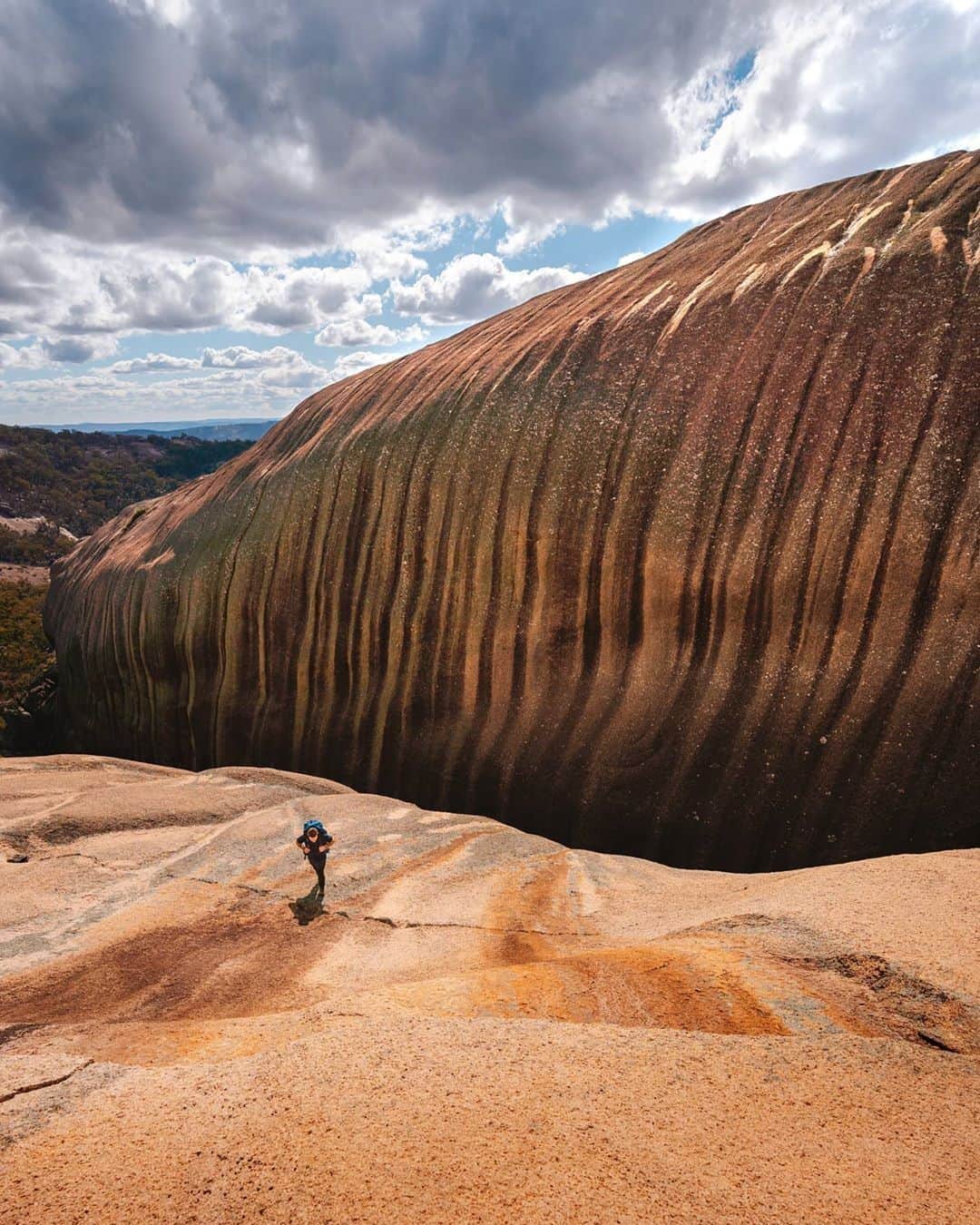 Australiaさんのインスタグラム写真 - (AustraliaInstagram)「The UK has Stonehenge; @queensland has #GirraweenNationalPark ⛰️ According to @reubennutt, hiking through this ten million-year-old landscape in #Queensland’s @sqcountry is “an off-track discovery in the land of epic granite monoliths!” Located just a three-hour drive from @visitbrisbane, #GirraweenNationalPark is the perfect spot for hikers of all abilities looking to traverse something a little different with 30 kilometres of walking tracks to explore. During your visit be sure to tick off all the epic natural rock formations found in the park including the Granite Arch, the Pyramids, and Balancing Rock! #seeaustralia #thisisqueensland #sqcountry」7月29日 20時00分 - australia