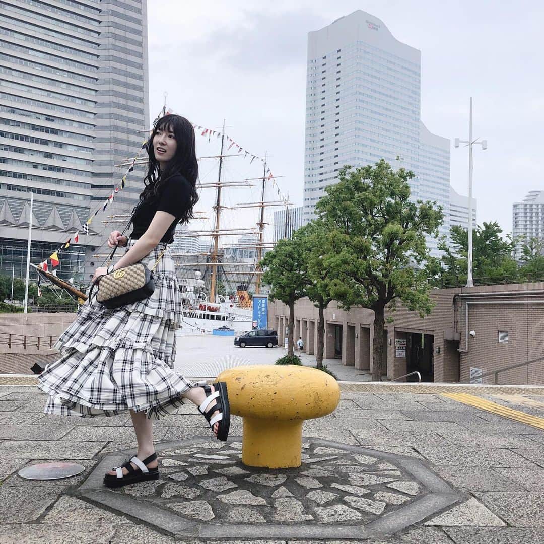 日下部美愛のインスタグラム：「みなとみらい久しぶりに行った って思ったらFMヨコハマの収録で割と行ってるんだった 最近買ったお気に入りのトップスとスカートと靴🤍🤍 たまらん可愛さ  #みなとみらい #drmartens #jouetie #gucci #photo #japan #model #me #hair #code #fashion #makeup #selfie #followme #instagood #camera #instadaily #dailylook #自撮り #한국 #맞팔 #사진 #데일리 #데일리룩 #인스타사진 #인스타그램 #일본인 #패션」