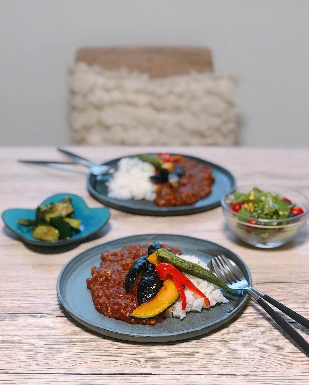 伊藤沙織のインスタグラム：「夏野菜カレー🍛ゆで卵乗せ忘れ🥚🤷🏻‍♀️ . #夏野菜カレー  #夏野菜 #2020年の夏はどこ」