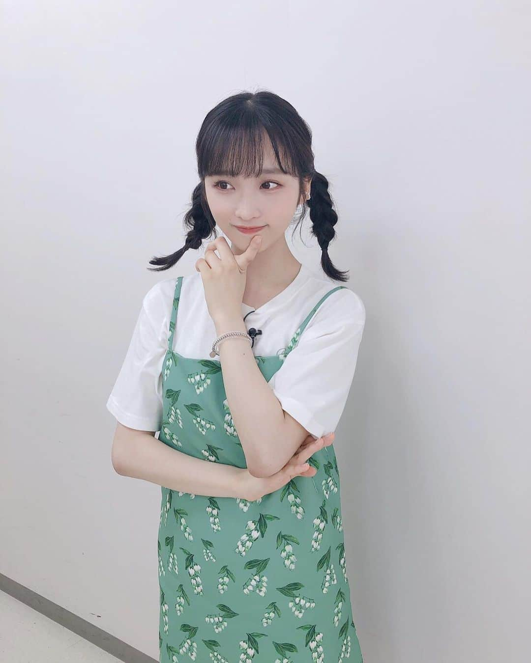 小栗有以さんのインスタグラム写真 - (小栗有以Instagram)「オルガン坂生徒会☺︎︎ 今日のお洋服は、トレンドカラーのグリーンのワンピースでしたっ🍏💚 かわいい〜〜 はじめてのイヤーカフしてみましたっ笑 . . . #オルガン坂 #オルガン坂生徒会  #ファッション #yarden #niceclaup」7月29日 20時18分 - yuioguri_1226