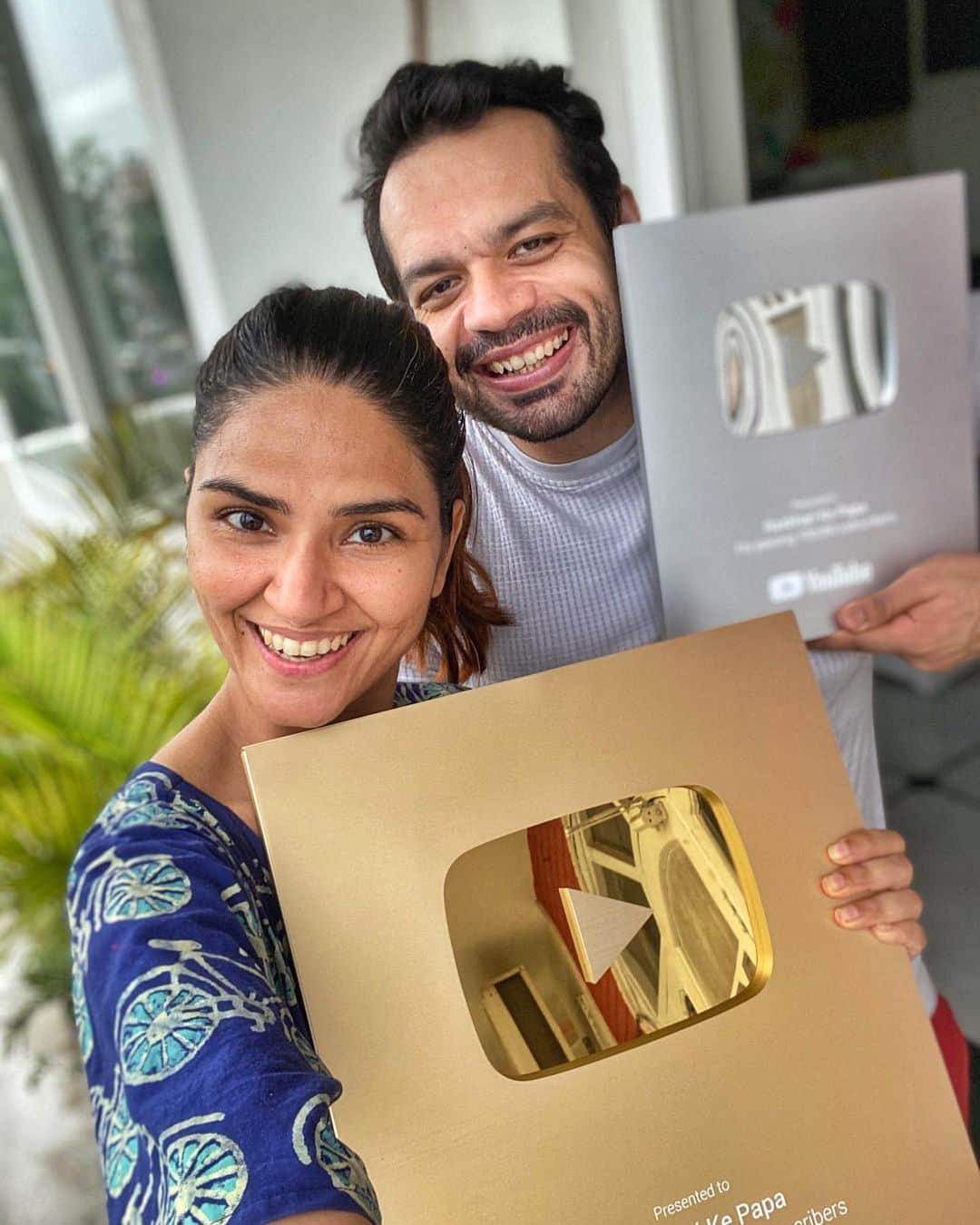 Gaurav Tanejaのインスタグラム：「Thanks @youtubeindia @youtube and everyone who hit that SUBSCRIBE button. . automatic unsubscribe ke baad bhi, Jin logo ne dobara Sunscribe kiya, tumlog ko jaadu ki jhappi. . 3 Gold Playbuttons 🙌  . We are grateful to our community. 🙌🙏  . #RasbhariKePapa #flyingBeast #Fitmuscletv #3GoldPlaybuttons #youtube」
