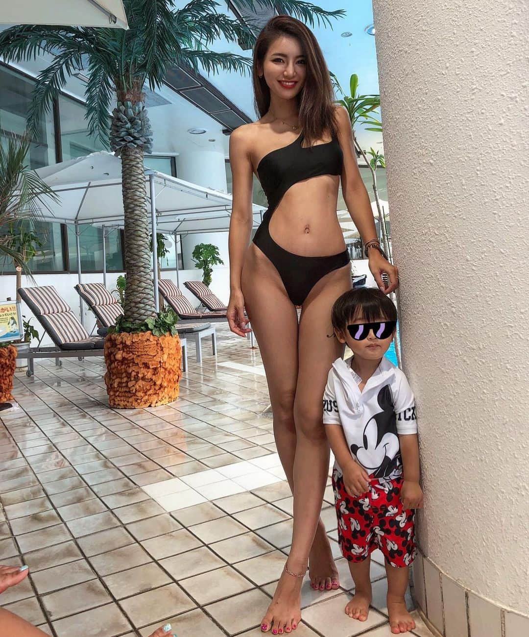 奈保さんのインスタグラム写真 - (奈保Instagram)「息子と👶👙 . . . #子連れ旅行#ビキニ#水着#男の子ママ#男の子ベビー#リンクコーデ#ママ#1歳7か月#産後#産後ダイエット#mama#mamagirl#mamamoo#pregnant」7月29日 20時41分 - naho.0422