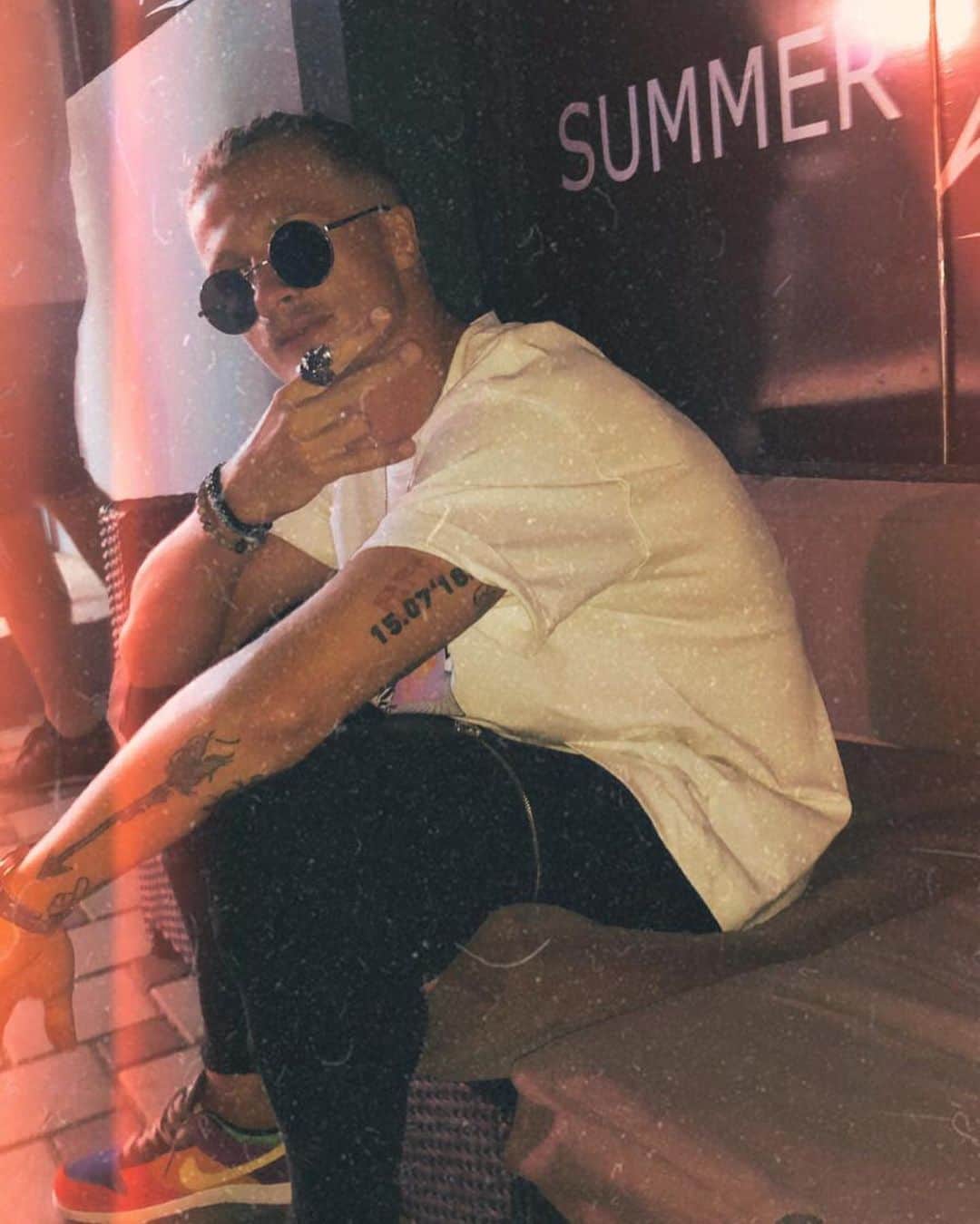 ティン・イェドバイのインスタグラム：「Summer night...🔥」