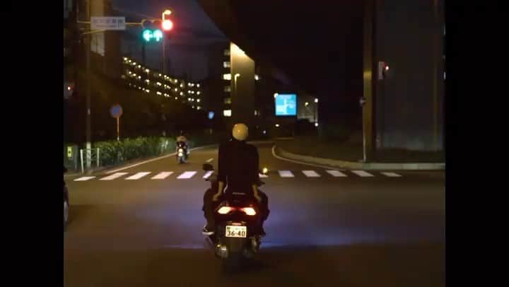 のインスタグラム：「The Songbardsさんの新曲「窓に射す光のように」のMVに出演してます。YouTubeで全部聞けますし観れるので是非よろしくお願いします。」
