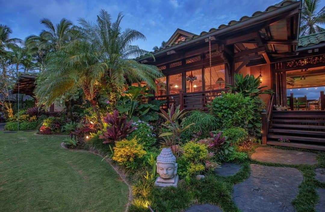 HGTVさんのインスタグラム写真 - (HGTVInstagram)「Can you imagine coming home to this every night? 😍 This Hawaiian paradise even comes complete with a koi pond. 🐠 It's just one of the stunning homes in the HGTV Ultimate Hour Hunt: Curb Appeal category! 🏡⁠ ⁠ Tour amazing homes for sale in eight different categories and vote for your favorites. 🗳 After you vote, be sure to enter the sweepstakes for your chance to win $10,000. 💸⁠ ⁠ Tind and vote for the home with your favorite Curb Appeal at the link in our bio. 🔝⁠ ⁠ NO PURCHASE NECESSARY. Ends 8/4. To enter and for details visit HGTV.com/HouseHunt⁠ ⁠ #HGTVultimatehousehunt #ultimatehousehunt #design #interiordesign」7月29日 21時01分 - hgtv