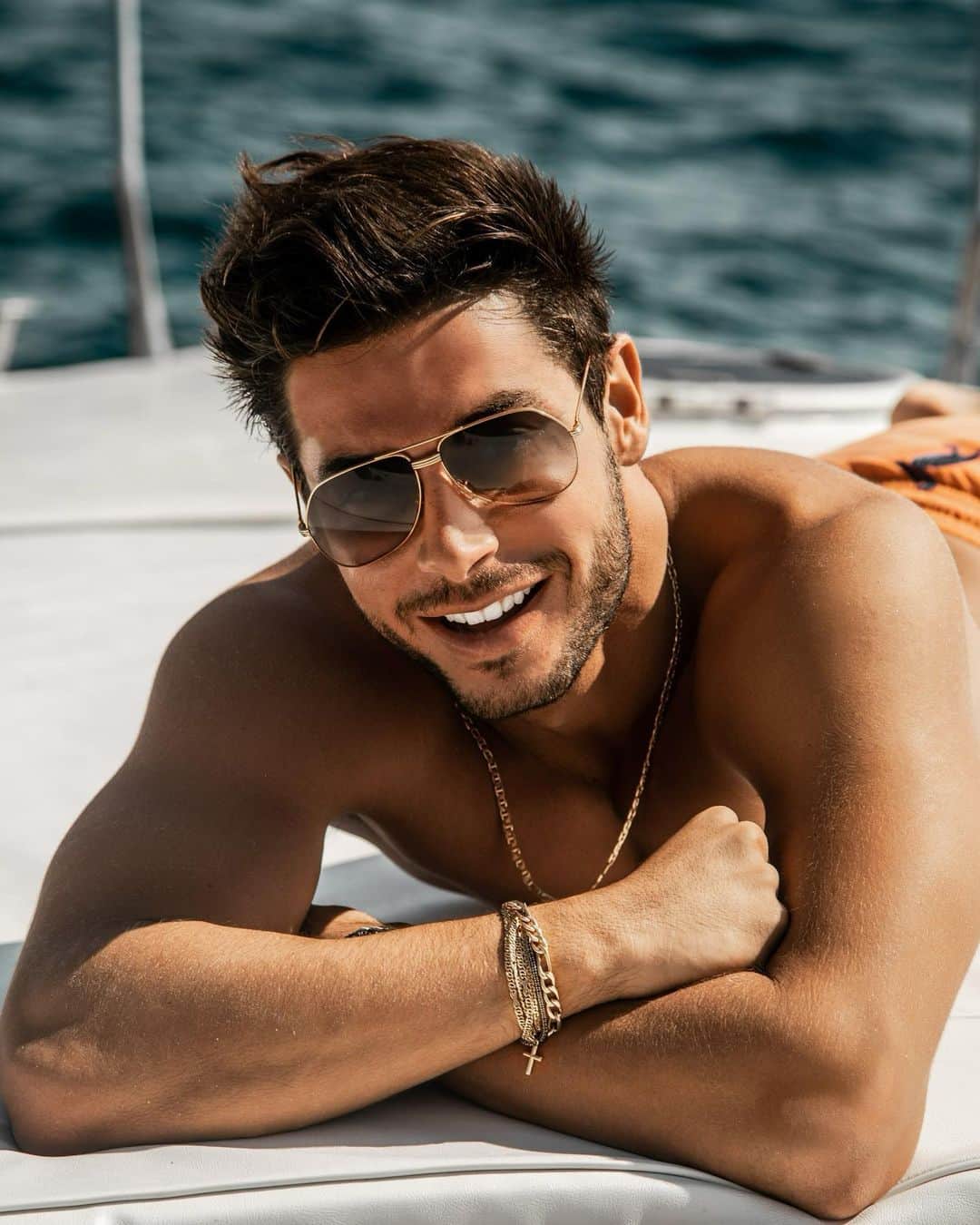 アンドレア・デンバーのインスタグラム：「They will try to make you stop smiling, but you always look at life with confidence. 🙏🏻😁 📸@gabrielegriseri  Proveranno a farti smettere di sorridere, ma tu guarda sempre con fiducia alla vita. 🙏🏻😁 📸@gabrielegriseri」