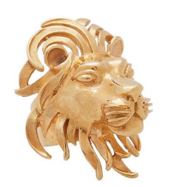 ベックスロックスのインスタグラム：「For all the Leo’s and Lionesses out there #Hearherroar ⠀⠀⠀⠀⠀⠀⠀⠀⠀ ⠀⠀⠀⠀⠀⠀⠀⠀⠀ Majestic you are. The symbol of Strength, courage and transformation. ⠀⠀⠀⠀⠀⠀⠀⠀⠀ ⠀⠀⠀⠀⠀⠀⠀⠀⠀ Our Lioness is back with limited stock in recycled silver gold plated and solid reclaimed gold with 11% going to #Jewelsforlife supporting artisan communities and providing supplies to those in need in Bali.⠀⠀⠀⠀⠀⠀⠀⠀⠀ ⠀⠀⠀⠀⠀⠀⠀⠀⠀ For more info contact thestudio@bexrox.com or DM us ⠀⠀⠀⠀⠀⠀⠀⠀⠀ Our website is coming soon. 🙌⠀⠀⠀⠀⠀⠀⠀⠀⠀ ⠀⠀⠀⠀⠀⠀⠀⠀⠀ #sustainableluxury⠀⠀⠀⠀⠀⠀⠀⠀⠀ #iconicrox #leo  #artisanmade #lionwisdom⠀⠀⠀⠀⠀⠀⠀⠀⠀ #courage⠀⠀⠀⠀⠀⠀⠀⠀⠀ #strength⠀⠀⠀⠀⠀⠀⠀⠀⠀ #transformation」