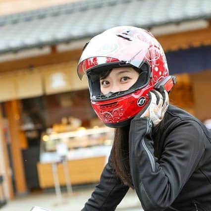 国友愛佳のインスタグラム：「インカム「デイトナ DT-E1」を オートバイ女子部で使った感想がWebオートバイでみられます！検索してみてね(^○^) . . #webオートバイ　#daytona #デイトナ　#インカム　#DTE1 #オートバイ女子部　#オートバイ女子部　#国友愛佳　#グラビアアイド」