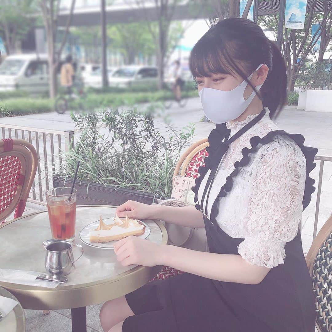 安部若菜さんのインスタグラム写真 - (安部若菜Instagram)「「まて」と「いただきます」が出来ます #カフェ #梅田カフェ #ケーキ」7月29日 21時38分 - _wakapon_