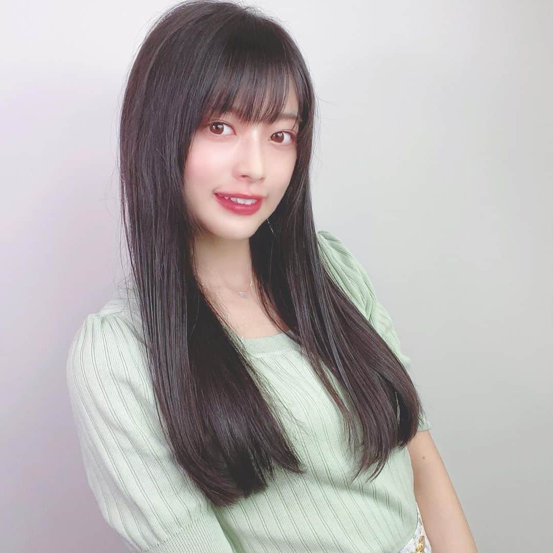 藤田いろはのインスタグラム：「前髪切ってもらいました✂️﻿ 沼口さん　@takahiro_numa いつもありがとうございます💓﻿ 沼口さんに切ってもらってから自分の黒髪ロングのストレートヘアが大好きになった🐰💕﻿ ﻿ ﻿ ﻿ ﻿ ‪#藤田いろは#グラビア#gravure #japanesegirl #レースクイーン#tokyo  #l4l #aziangirl  #ビジョビ #模特 #뷰티스타그램 #셀카  #cosplay #黒髪ロング#팔로우#소통해요#셀스타그램#モデル #model #그라비아 #모델 #日本的 #性感內衣 #性感 #内衣 #sexy  #性感美女 #性感尤物 #渋谷美容院 #hairstyle」
