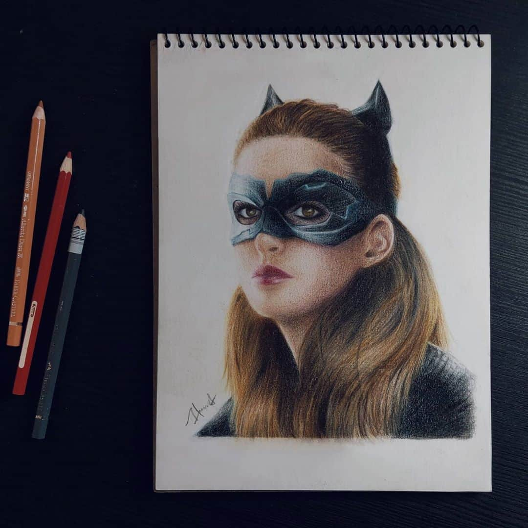 ハン・チャン（張行）のインスタグラム：「我的第一名貓女~ . #huntsdrawing #annehathaway #dccomics #catwoman #colorpencil #pencildrawing #fabercastell」