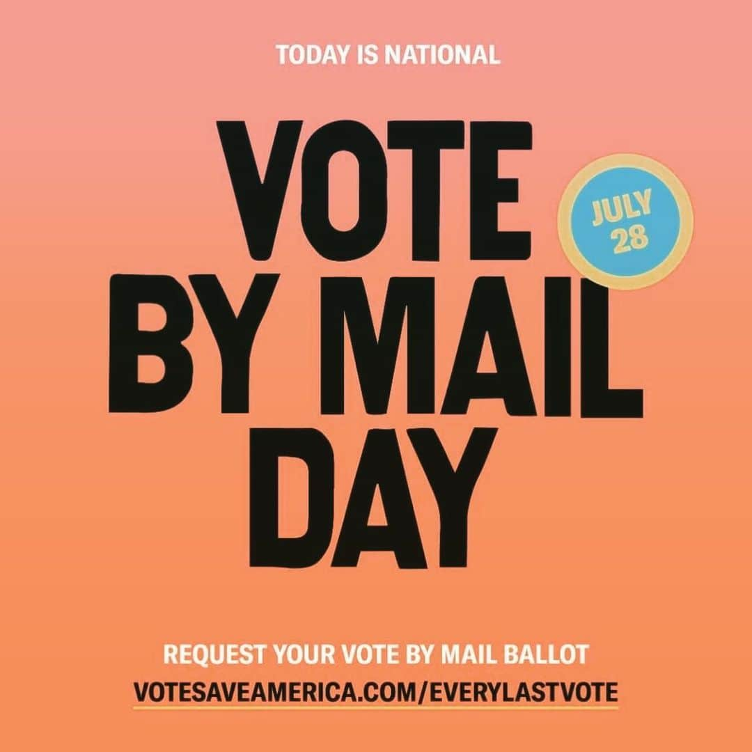 ジェシカ・キャプショーのインスタグラム：「Happy National Vote BY MAIL DAY!! There’s NO excuse not to vote!! There are less than 100 days until the 2020 election and never has there been a more important time to cast your vote and to have your voice be heard. Also, CONGRATULATIONS to first time voters!! This is one of the most important decisions that you’ll make in your adult life. Be cool, VOTE!!#vote」