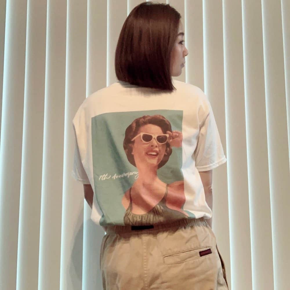 佐藤弥生さんのインスタグラム写真 - (佐藤弥生Instagram)「お友達の美容師さんが作ったTシャツ✨ 色合いとポップな絵がツボで買っちゃった♡ ・ デニムでもベージュの綺麗めパンツ、ホワイトデニムのショートパンツと合わせるのも可愛いね♡ ・ 南柏のvilletaという美容室で買えるみたいです💫 #villeta#美容室#南柏」7月29日 21時44分 - sato__yayoi