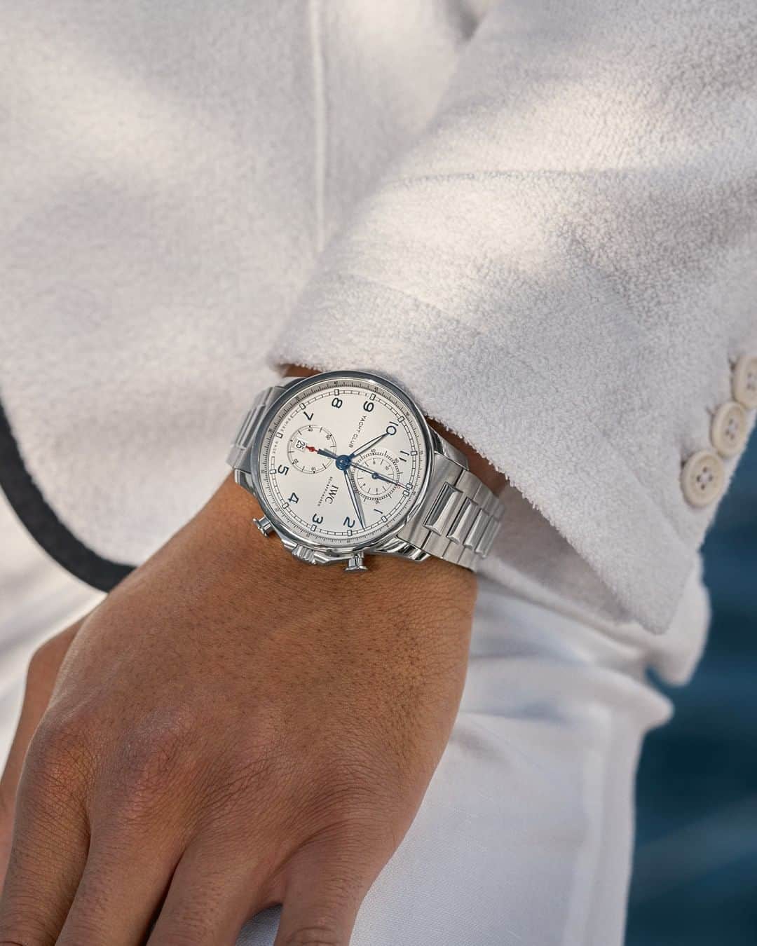 IWCさんのインスタグラム写真 - (IWCInstagram)「As a nautical sports watch, the #IWCPortugieser Yacht Club Chronograph (Ref. IW390702) combines timeless elegance with ruggedness and a 6 bar water-resistance. The filigree bezel and flat case ring lend the case with its 44-millimetre diameter expressly elegant proportions. This model combines a silver-plated dial with blue hands and appliqués. The IWC-manufactured 89361 calibre with flyback function displays the stopped times combined in a single totalizer at "12 o’clock" and features a power reserve of 68 hours. The high-quality stainless-steel bracelet with polished and satin-finished surfaces ensures a perfect fit on the wrist. #IWCYachtClub」7月29日 22時00分 - iwcwatches