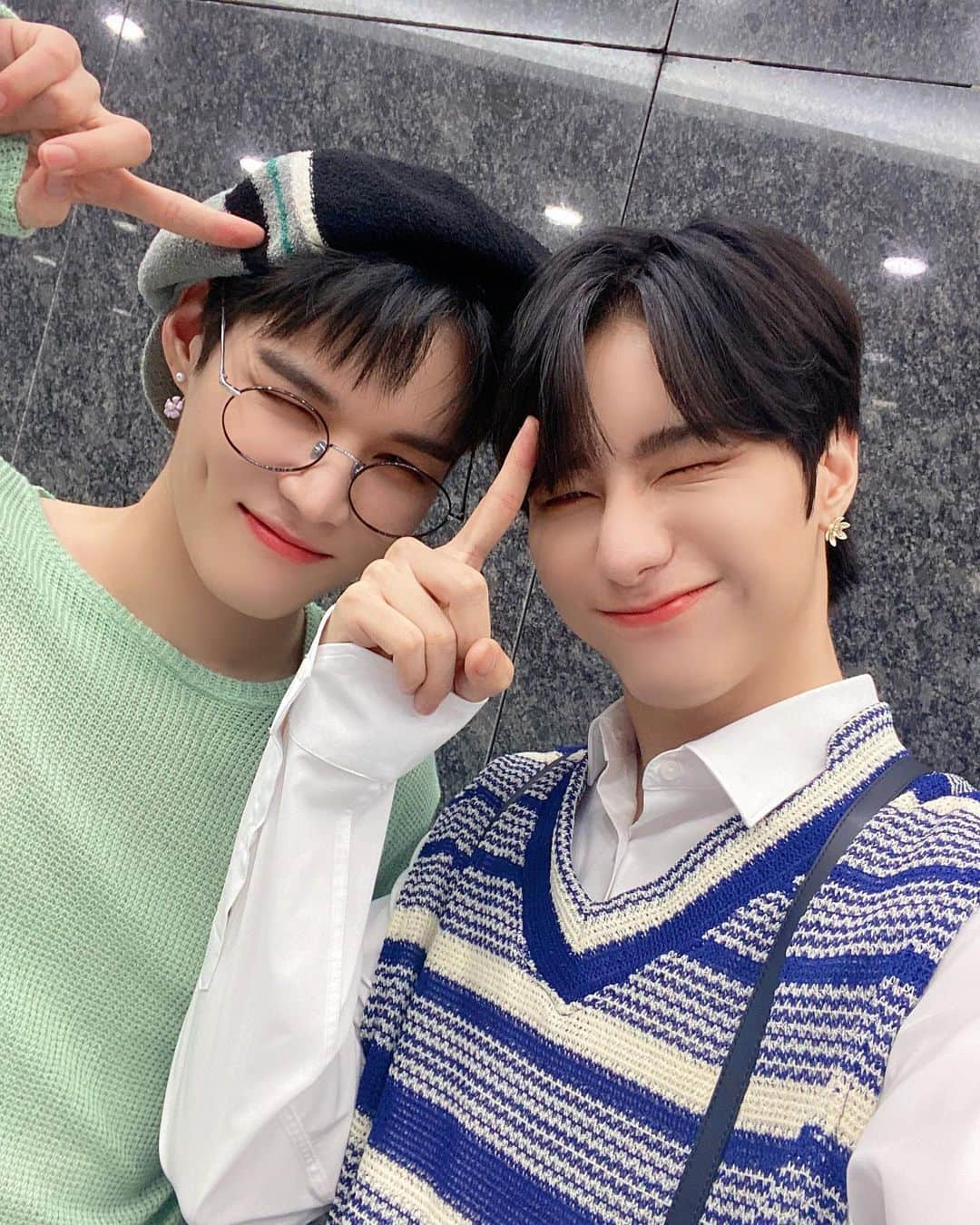 Victonさんのインスタグラム写真 - (VictonInstagram)「[V_V] #VICTON_Staff_VIEW @ #VICTON_ONTACT_LIVE Behind📸 - [짜자장 !! 귀여운 과일바구니즈🍓🍑] - #VICTON #임세준 #강승식」7月29日 22時01分 - victon1109