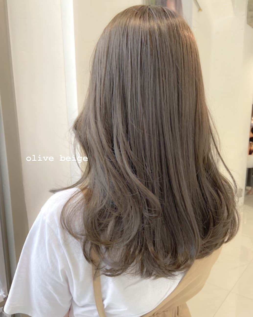 佃加菜さんのインスタグラム写真 - (佃加菜Instagram)「透明感olive beige♡🍈 顔まわりに入れたレイヤーが 後ろにふわんと流れるの大人可愛い♡  大人可愛いふんわりレイヤー♡ . #shima #daikanyama #natural #sweet #大人可愛い」7月29日 22時02分 - tsukuda_kana