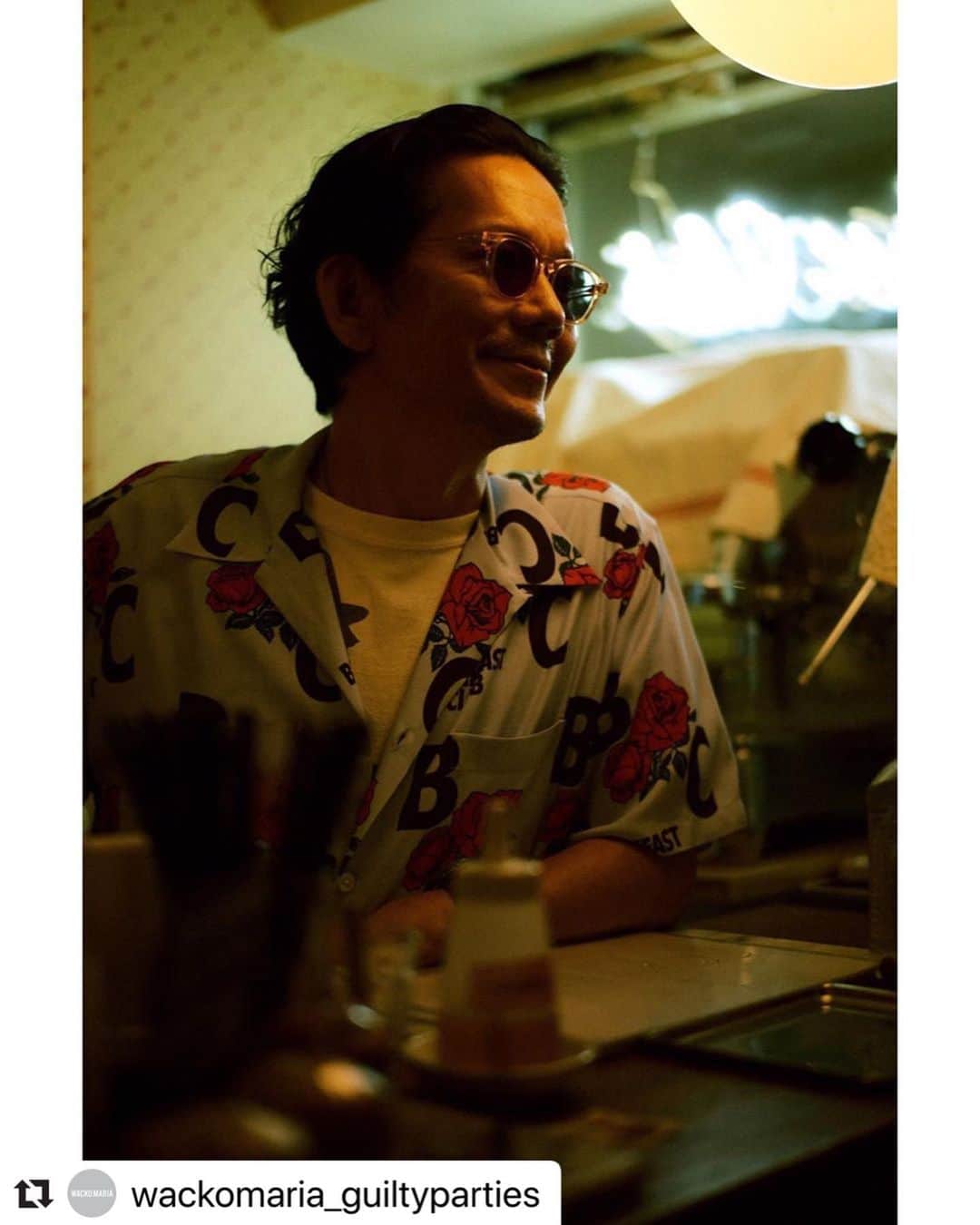 のインスタグラム：「#Repost @wackomaria_guiltyparties with @make_repost ・・・ BREAKFAST CLUB / HAWAIIAN SHIRT   8/1(土)12:00より、PARADISE TOKYOにて発売いたします。 オンラインストアでの発売は予定しておりません。  商品に関するお問い合わせは下記までお願いいたします。 PARADISE TOKYO / 03-5708-5277  📸 @willgoodan   #breakfastclubtokyo #wackomaria #guiltyparties #paradisetokyo」