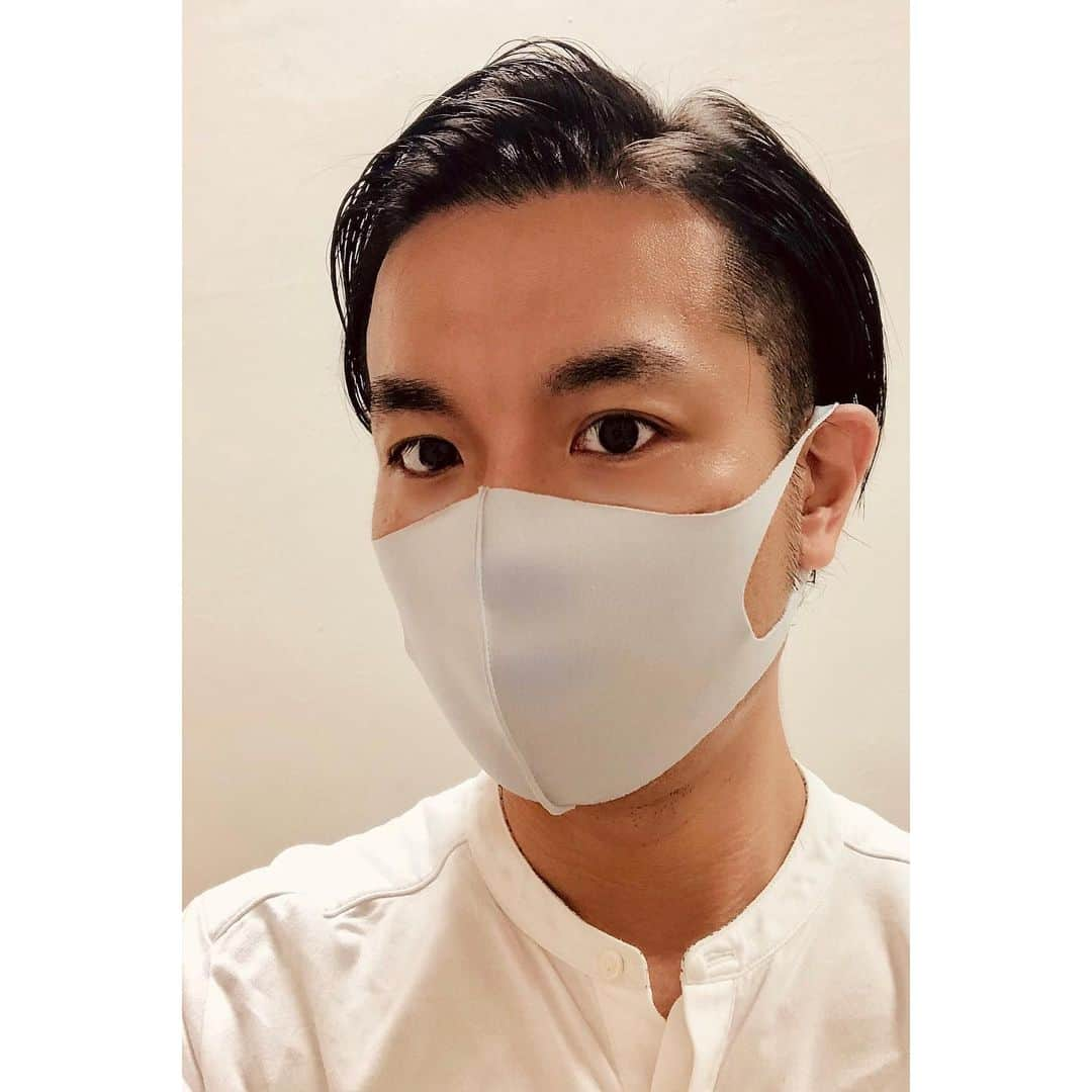 akamasa Kawata ( 川田 行政 ) のインスタグラム：「・ ・ 【mask】 ・ いつもお世話になっている お直し屋さんの若頭が 作ってくれました！ ・ 付け心地最高^_^ ・ マスクのおしゃれが トレンドになってますが なんでもいいわけじゃない！ ・ ーーーーーーーーーーーーーーーーーーー ファッションはマインドを 相手に伝えるための武器である。 ・ “マインド” を “外見” という武器に変え、 すべての人が本質を最大限に活かし、 “Happy”になれる社会を目指します。 ・ Happy Styling Management  ～あなたの為の専属スタイリスト～ happystyling.wixsite.com/main ・ 川田プロデュースアパレルブランド Nonver Style https://nonver.paintory.com/ ・ @takamasakawata @happystylingmanagement @nonver_style ーーーーーーーーーーーーーーーーーーー #happystylingmanagement #nonverstyle #nonver #stylistlife #fashion #fashionphotography #beautiful  #tshirts #ファッション #ファッションスタイリスト #メンズファッション #レディースファッション #コーディネート #大人コーデ #tシャツ #経営者 #起業家 #お洒落さんと繋がりたい」