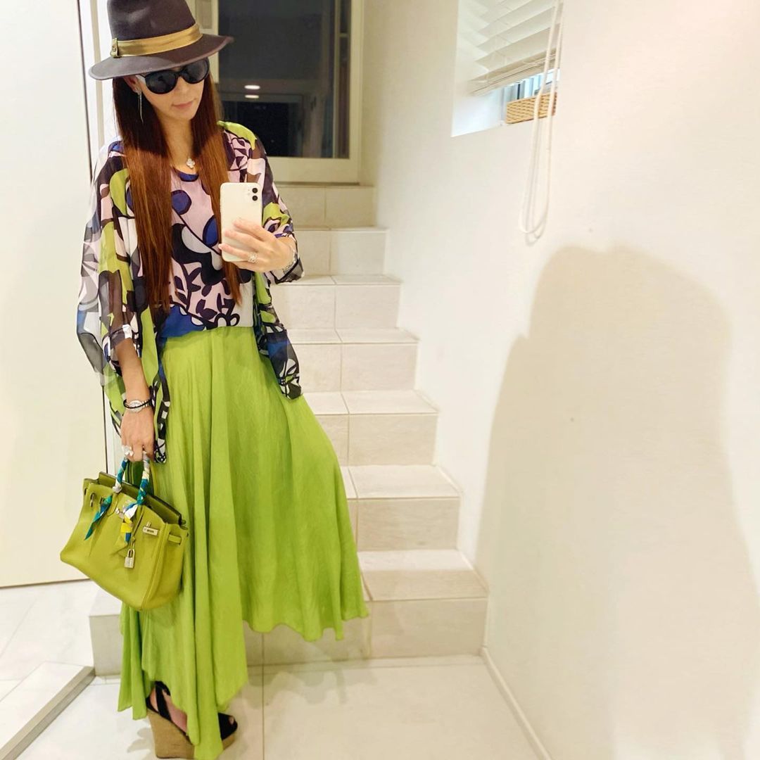 麻美さんのインスタグラム写真 - (麻美Instagram)「今年は全然夏を感じてないな〜💦 ． リゾート用に🏝買った服💦 着る機会なさそ〜なので💦 ． 着てみた ． #green #resortfashion」7月29日 22時26分 - mami0s