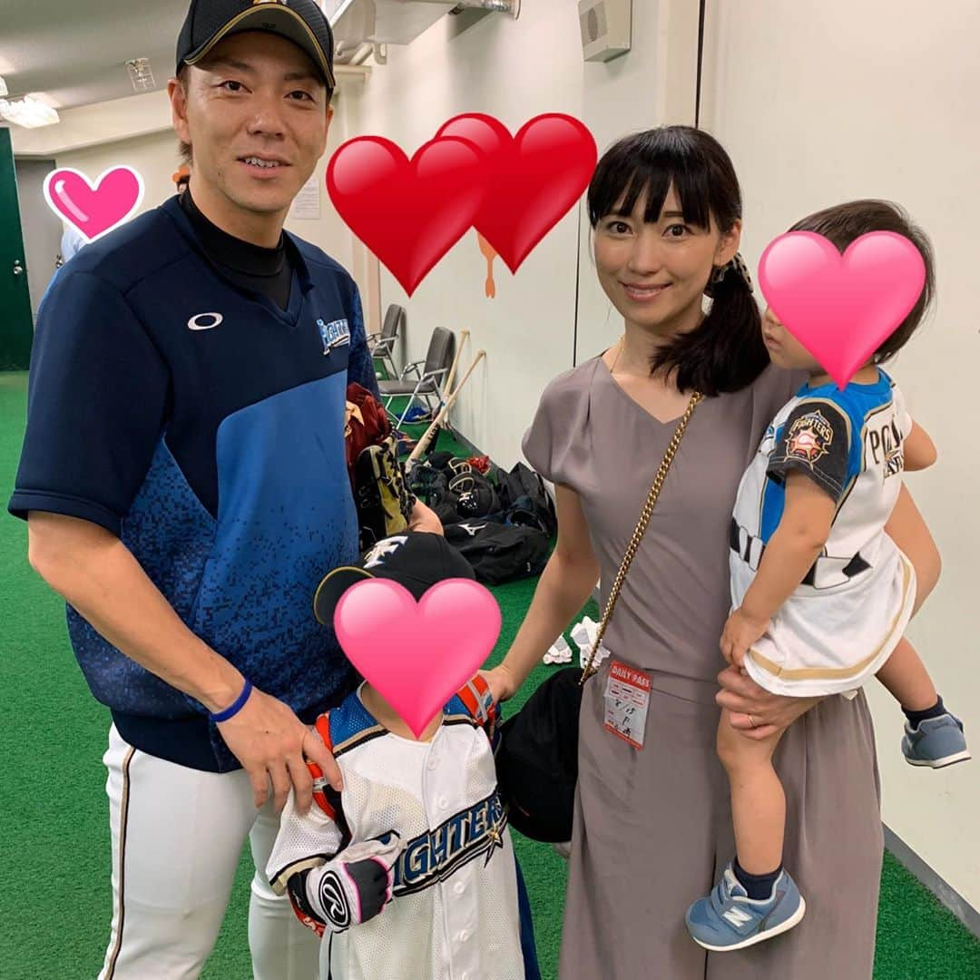 飯田圭織さんのインスタグラム写真 - (飯田圭織Instagram)「ファイターズ❗️ 宮西投手700登板おめでとうございます🎉 #ファイターズ  #ファン  #701」7月29日 22時40分 - iidakaori.official