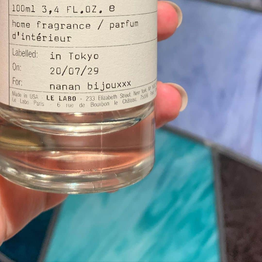 内田奈々さんのインスタグラム写真 - (内田奈々Instagram)「New fragrance for nanan bijouxxx﻿ ﻿ リニューアルオープンまで2週間切りました！﻿ 1人では物を動かしたり、力仕事がなーんにも出来ないので😵💦﻿ みんなに助けてもらいながら着々と整ってきてます♡﻿ ﻿ ＿＿＿＿＿＿＿＿＿﻿ ※Webshopの送料無料サービス終了のお知らせ﻿ 8月10日からの店舗営業再開に伴い、7月31日をもちまして、Webshopの送料無料サービスを終了いたします。引き続き15,000円税別以上ご購入のお客様は送料無料となります。﻿ ＿＿＿＿＿＿＿＿＿﻿ ◾︎◾︎◾︎◾︎◾︎◾︎◾︎◾︎◾︎◾︎◾︎◾︎◾︎﻿ RENEWAL OPEN﻿ ◾︎◾︎◾︎◾︎◾︎◾︎◾︎◾︎◾︎◾︎◾︎◾︎◾︎﻿ 2020.8.10﻿ 詳細はRENEWAL OPENについての投稿をご覧くださいませ。﻿ ＿＿＿＿＿＿＿＿＿﻿ #nananbijouxxx ﻿ 公式LINE @nananbijouxxx(@マークを入れて検索)﻿ (11:30〜20:00)﻿ ※InstagramのDMでのお問い合わせは承っておりません。」7月29日 22時50分 - nana_uchida