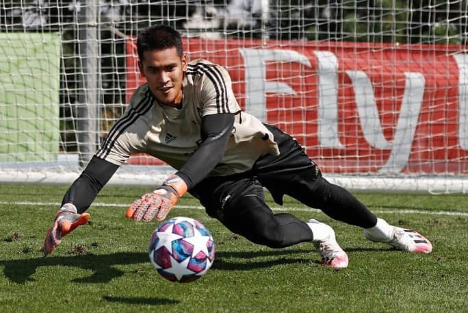 アルフォンス・アレオラさんのインスタグラム写真 - (アルフォンス・アレオラInstagram)「Back at it 🔥 @realmadrid #HalaMadrid」7月29日 22時51分 - alphonseareola