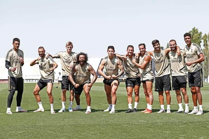 アルフォンス・アレオラさんのインスタグラム写真 - (アルフォンス・アレオラInstagram)「Back at it 🔥 @realmadrid #HalaMadrid」7月29日 22時51分 - alphonseareola