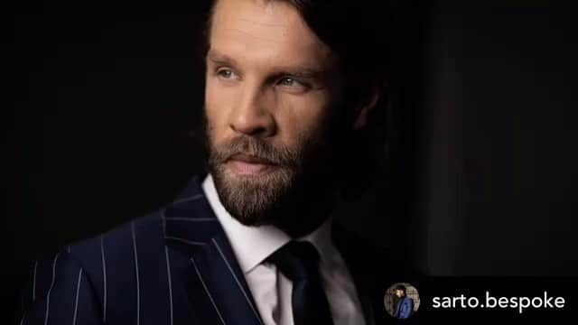 アナ・ウラルのインスタグラム：「A gentleman is a patient wolf. . #sarto #sartobespoke #sartorial #bespoke #marcrissmann #actor #cinematography #style #fashion #teaser #trailer #gameofthrone #got #gentleman #tailor」