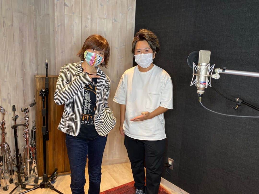 田村直美のインスタグラム：「アートにエールを！東京プロジェクトに参加してます 声をかけてくれた佐々木くん　 いよいよながーーーい付き合いになってます　ありがとう✨  アレンジはドラマーでもある　 坂本暁良さん スタジオはLEVINさん(La'cryma Christi)のスタジオlab.L  エンジニアは中村くん　  mixもあがってきました　いい感じです またお知らせします お楽しみに❣️」