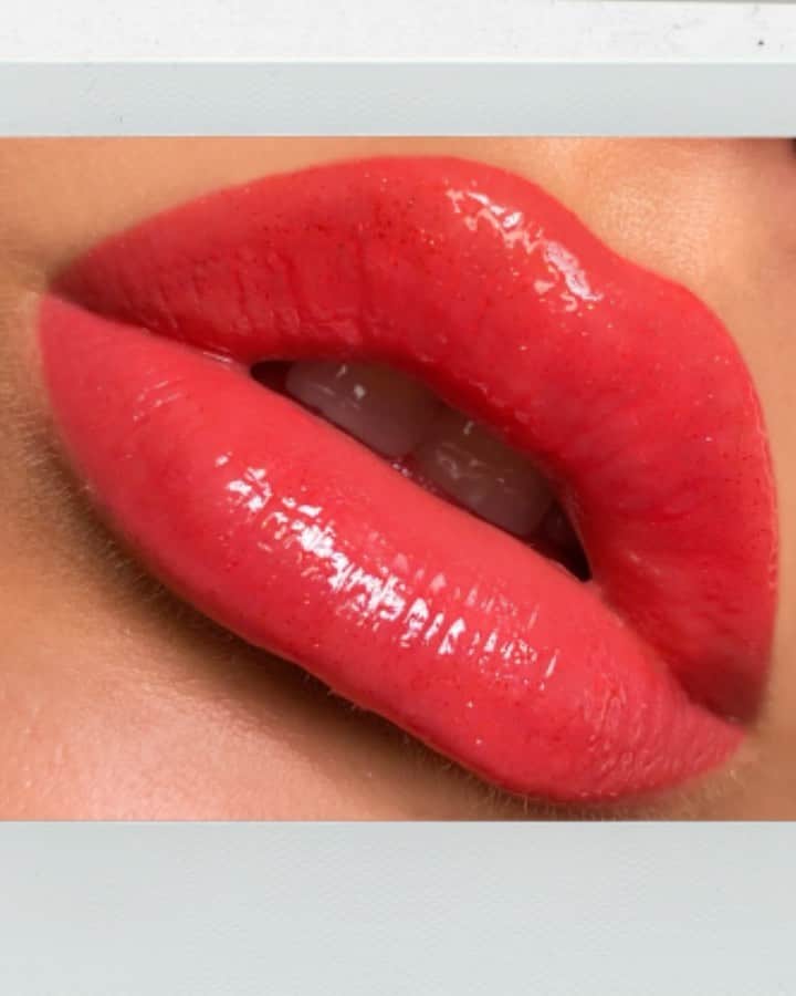 Smashboxのインスタグラム：「#NationalLipstickDay is basically every day for us, but treat yo'self to $5 off any lip and a free bag on smashbox.com today.💄」