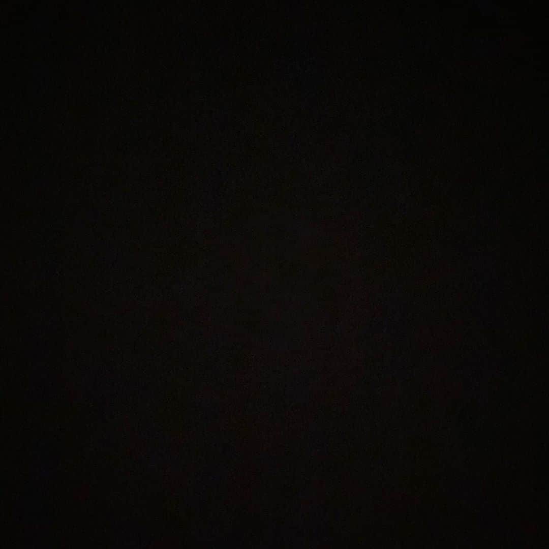 ジヨン のインスタグラム：「11주년 축하해주신 많은분들께 감사합니다. 그때의 추억과 모든 순간들이 얼마나 소중하고 그리운지 많이 느낀 오늘입니다. 고맙고 사랑합니다. 그리고 보고싶습니다.  Thank you so much for sending me your warm wishes and congratulations on our 11th Anniversary.  I am reminded daily of how lucky I am to have such precious and beautiful memories in the past.  I love you and I miss you. Thank you!」