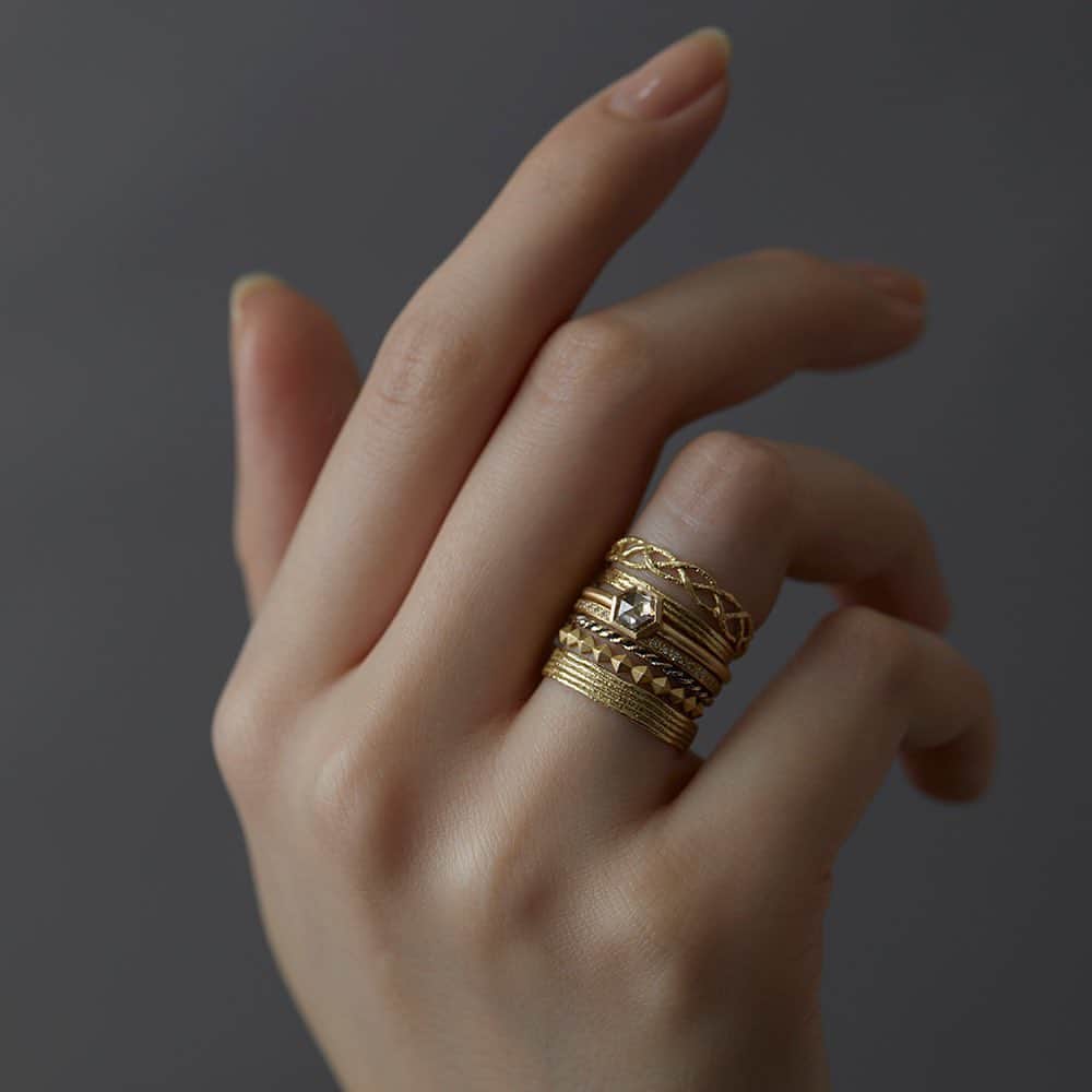 永瀬まりさんのインスタグラム写真 - (永瀬まりInstagram)「Ring stacks❤️ @satomi_kawakita_jewelry Photo by @lisaka10」7月30日 0時15分 - mari_handmodel