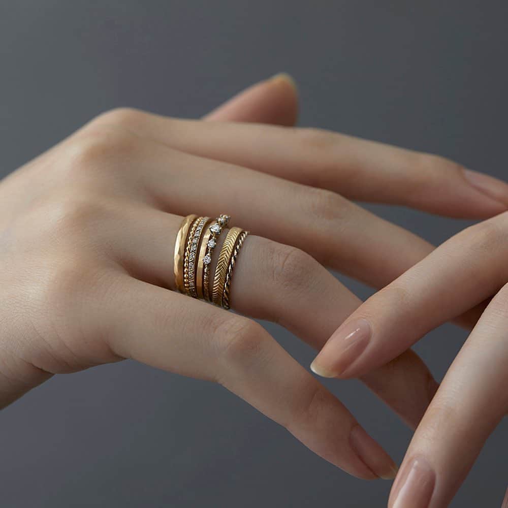 永瀬まりさんのインスタグラム写真 - (永瀬まりInstagram)「Ring stacks❤️ @satomi_kawakita_jewelry Photo by @lisaka10」7月30日 0時15分 - mari_handmodel