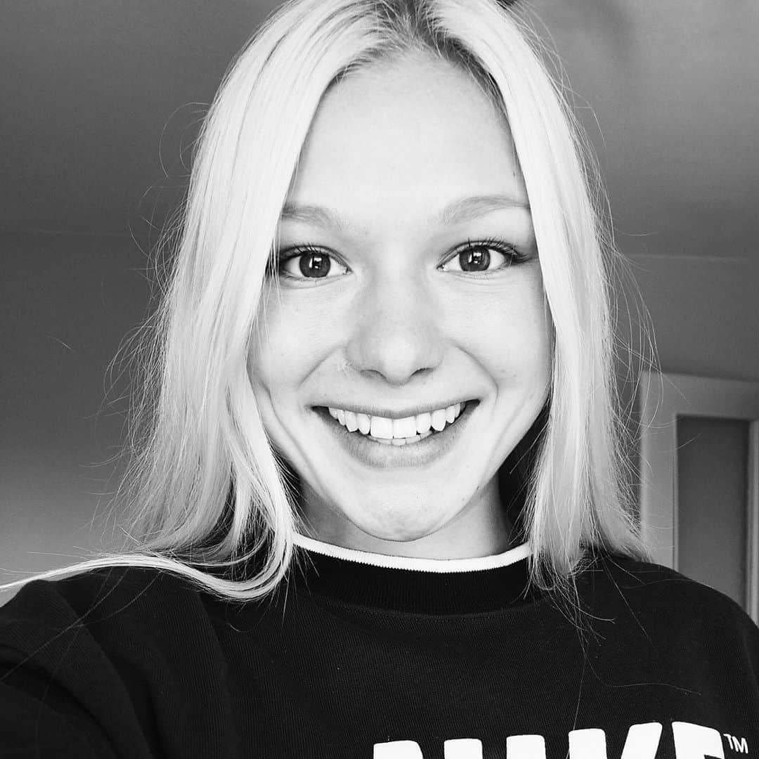リーザ・マイヤーのインスタグラム：「🤍🖤🤍🖤 - You make history by being who you are - #challengeaccepted @svenja1207 #power」