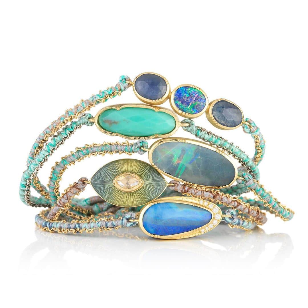 ブルックグレグソンさんのインスタグラム写真 - (ブルックグレグソンInstagram)「Talisman, Turquoise, Sapphire, and Opal gem wovens to brighten up a Wednesday! 💎💙💚 #textilesfinejewelry #talismanjewelry #brookegregson」7月30日 0時24分 - brookegregson