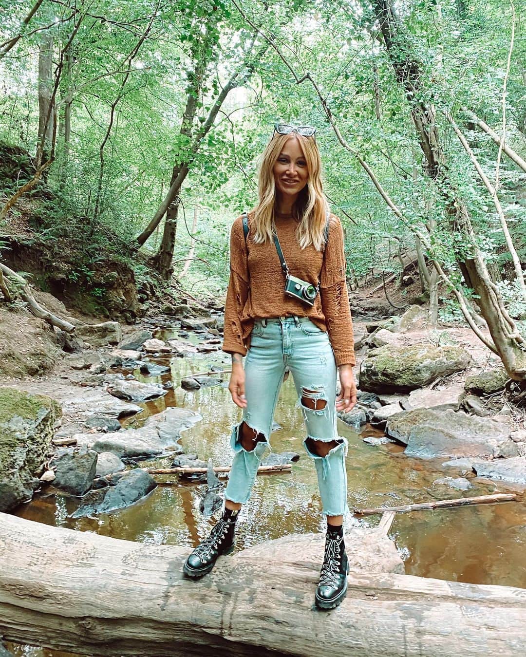 ルー・ティーズデールのインスタグラム：「Influencers in the wild」