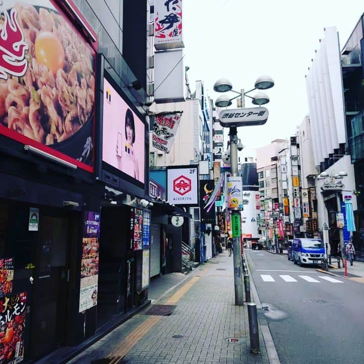 河上隆一のインスタグラム：「本日より東急ハンズ渋谷にて大日ブースあり！入ってすぐ！  中もこんな感じです！  #bjw #東急ハンズ渋谷店」