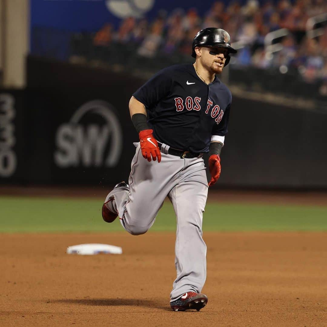 ボストン・レッドソックスさんのインスタグラム写真 - (ボストン・レッドソックスInstagram)「That poor baseball 😳」7月30日 10時50分 - redsox